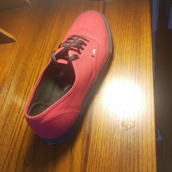 Vans - Picture 2 of 4